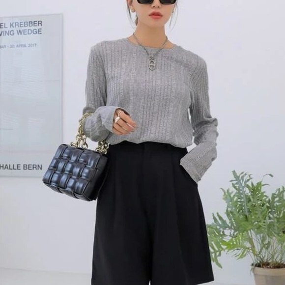 DAZY Shein Grey Ribbed Knit Round Neck Long Sleeved Tee Sweater - Picture 5 of 5